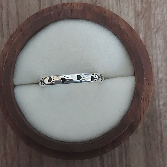 925 Sterling Silver Black Enamel Paw Ring - Picture 5 of 8